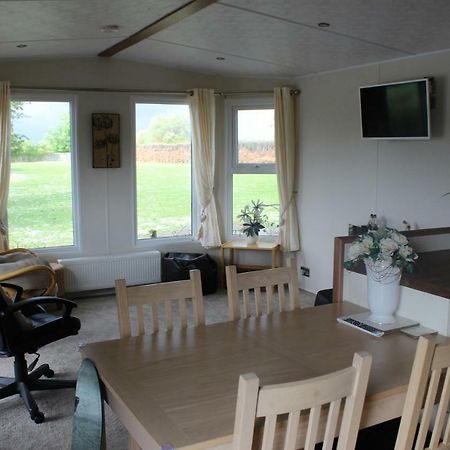 Marshlands Lakeside Nature Retreat Barton-upon-Humber Exterior foto