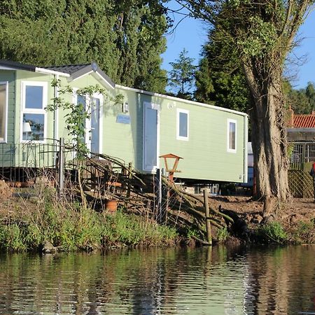 Marshlands Lakeside Nature Retreat Barton-upon-Humber Exterior foto