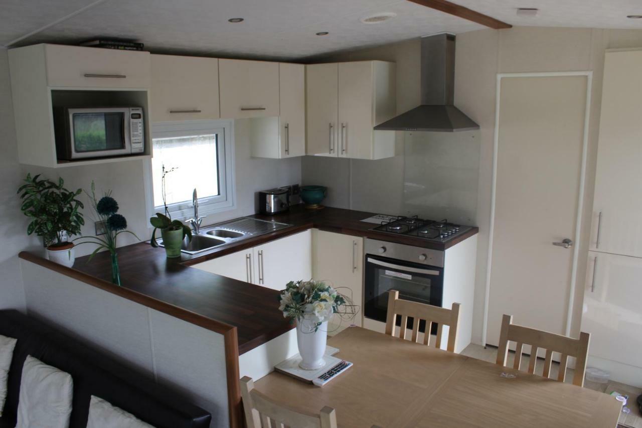 Marshlands Lakeside Nature Retreat Barton-upon-Humber Exterior foto